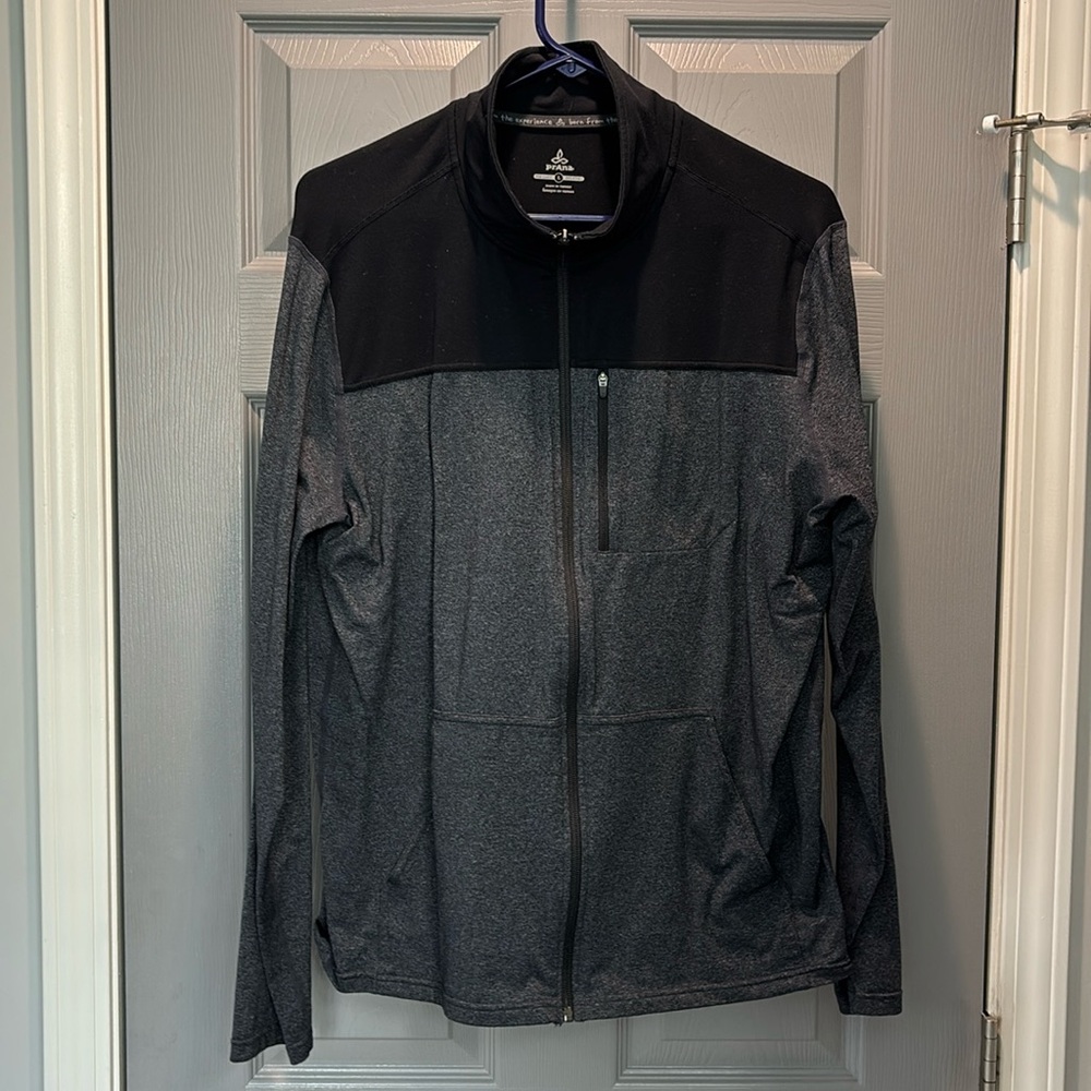 Prana, light weight zip up jacket. Size large.